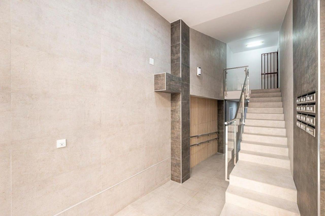 Modern Apartment In The Heart Of Гранада Екстериор снимка